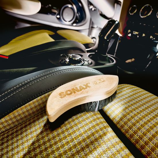 Щітка для чищення текстилю та гладкої шкіри SONAX Textile + Leather Brush (416741), зображення 5