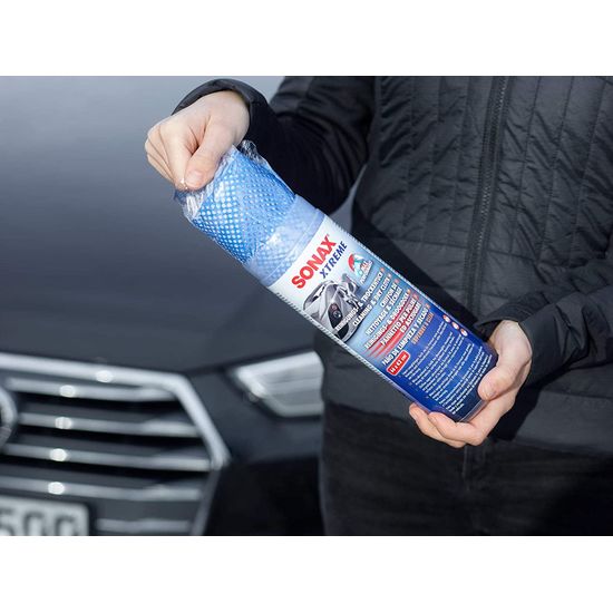 Суперпоглинаюча серветка для сушки кузова і скла XL 66х43 см в тубі SONAX XTREME Reinigungs + Trockentuch (417741), зображення 2